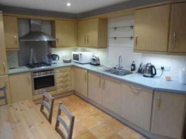  Image of 2 bedroom Flat to rent in Broyle Road Chichester PO19 at Broyle Road  Chichester, PO19 6AD