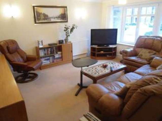  Image of 2 bedroom Flat to rent in Broyle Road Chichester PO19 at Broyle Road  Chichester, PO19 6AD