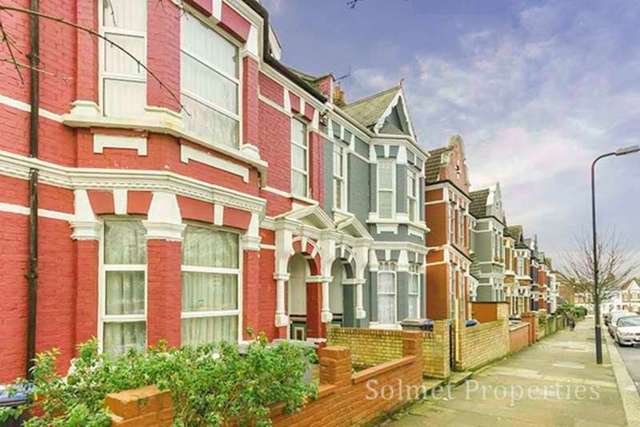  Image of 2 bedroom Flat to rent in Buchanan Gardens London NW10 at Buchanan Gardens  Kensal Green, NW10 5AA