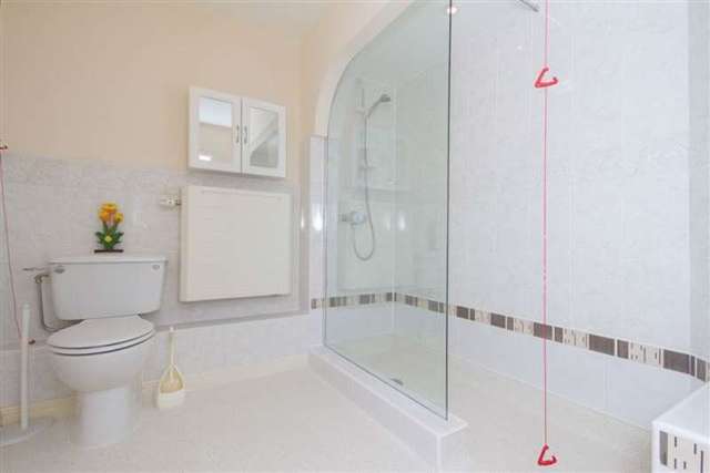  Image of 1 bedroom Retirement Property for sale in Burcot Lane Bromsgrove B60 at Brook Court, Burcot Lane  Bromsgrove, B60 1AD