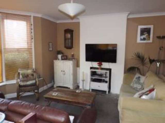  Image of 1 bedroom Flat for sale in Burnham Avenue Bognor Regis PO21 at Bognor Regis West Sussex Bognor Regis, PO21 2LB