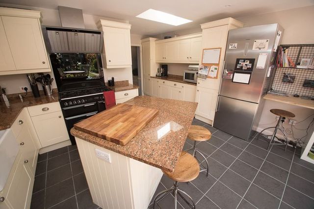 Image of 4 bedroom Terraced house for sale in Burnham Road St. Albans AL1 at Burnham Road  St. Albans, AL1 4QW