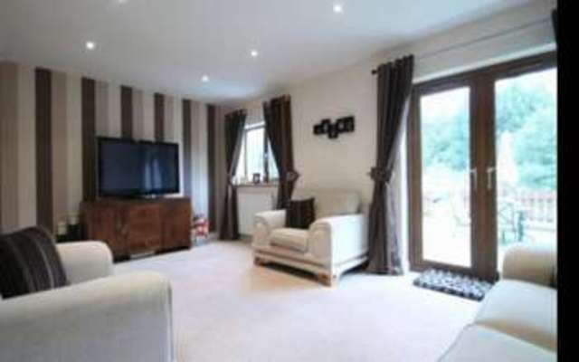  Image of 4 bedroom Terraced house for sale in Burnley Road East Rossendale BB4 at Burnley Road East  Rossendale, BB4 9PX