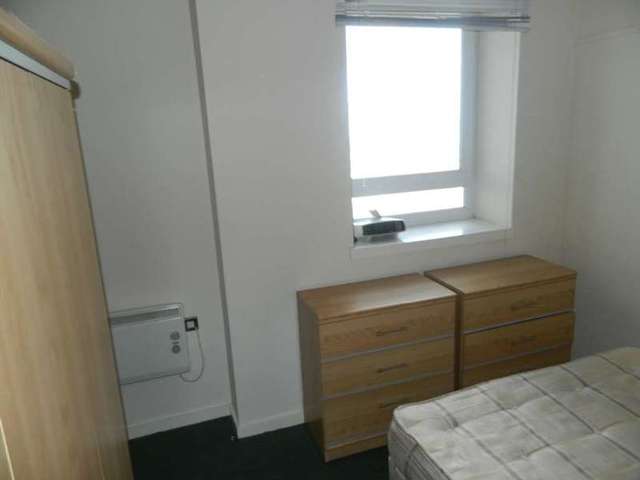  Image of 2 bedroom Flat to rent in Calderwood Street London SE18 at Calderwood Street Woolwich London, SE18 6JF
