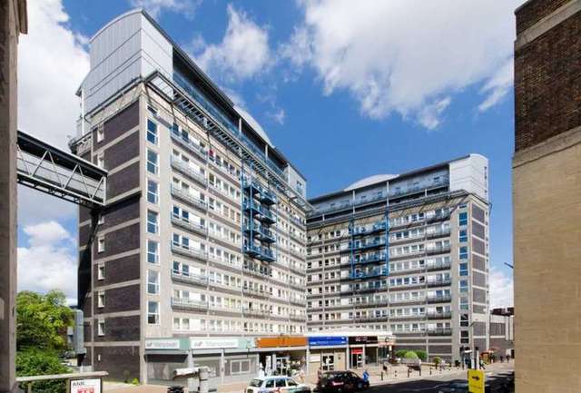  Image of 2 bedroom Flat to rent in Calderwood Street London SE18 at Calderwood Street Woolwich London, SE18 6JF