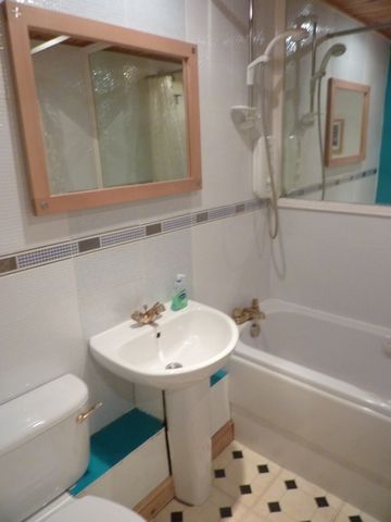  Image of 1 bedroom Flat to rent in Caledonian Crescent Edinburgh EH11 at Fountainbridge Edinburgh Edinburgh, EH11 2AQ