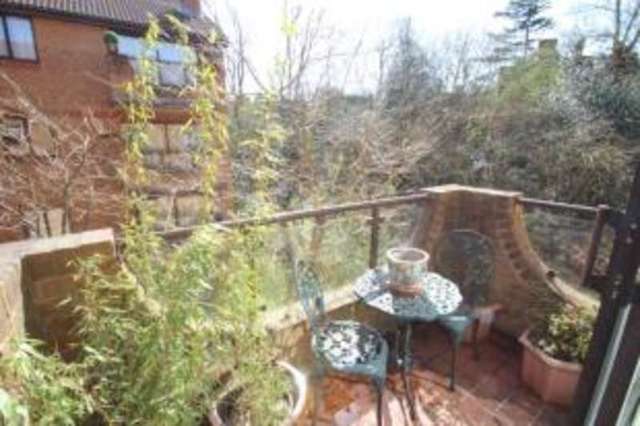  Image of 2 bedroom Flat for sale in Campion Close Croydon CR0 at Croydon  Croydon, CR0 5SN