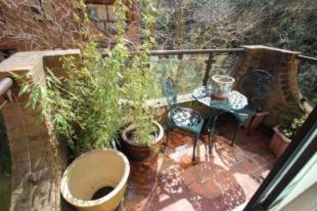  Image of 2 bedroom Flat for sale in Campion Close Croydon CR0 at Croydon  Croydon, CR0 5SN
