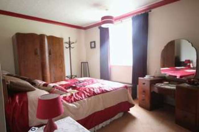  Image of 2 bedroom Flat for sale in Canford Lane Westbury-on-Trym Bristol BS9 at Canford Lane Westbury on Trym Bristol, BS9 3PB