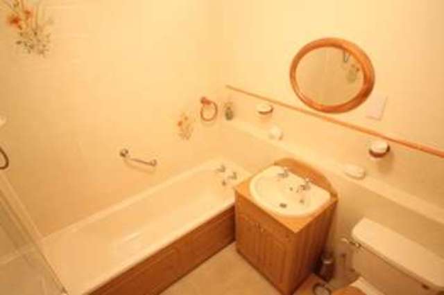  Image of 2 bedroom Flat for sale in Canford Lane Westbury-on-Trym Bristol BS9 at Canford Lane Westbury on Trym Bristol, BS9 3PB