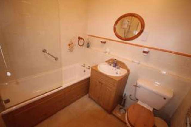  Image of 2 bedroom Flat for sale in Canford Lane Westbury-on-Trym Bristol BS9 at Canford Lane Westbury on Trym Bristol, BS9 3PB