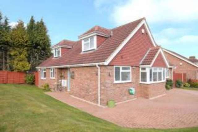  Image of 4 bedroom Bungalow for sale in Capell Avenue Chorleywood Rickmansworth WD3 at Chorleywood Rickmansworth Chorleywood, WD3 5HX