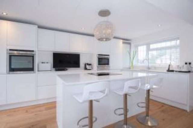 Image of 4 bedroom Bungalow for sale in Capell Avenue Chorleywood Rickmansworth WD3 at Chorleywood Rickmansworth Chorleywood, WD3 5HX