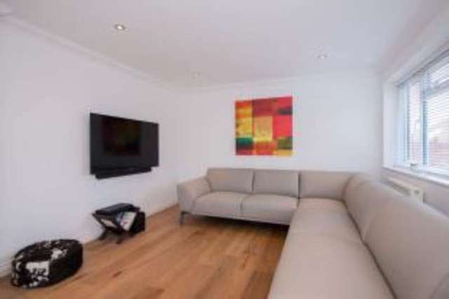  Image of 4 bedroom Bungalow for sale in Capell Avenue Chorleywood Rickmansworth WD3 at Chorleywood Rickmansworth Chorleywood, WD3 5HX