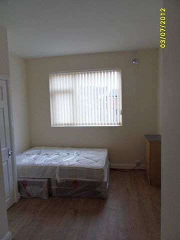  Image of 1 bedroom Studio flat to rent in Carr House Road Hyde Park Doncaster DN1 at Carr House Road - Flat 3  Doncaster, DN1 2BD