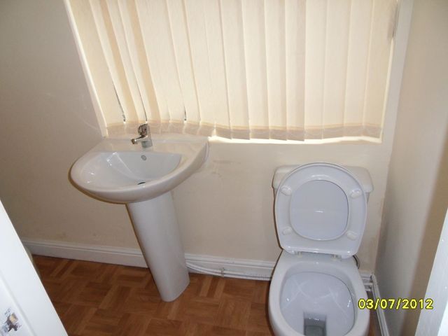  Image of 1 bedroom Studio flat to rent in Carr House Road Hyde Park Doncaster DN1 at Carr House Road - Flat 3  Doncaster, DN1 2BD