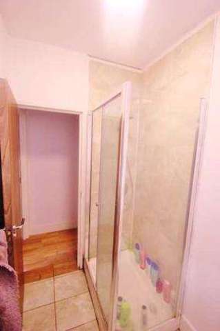  Image of 5 bedroom Flat to rent in Carysfort Road London N16 at Stamford Hill London Stamford Hill, N16 9AP