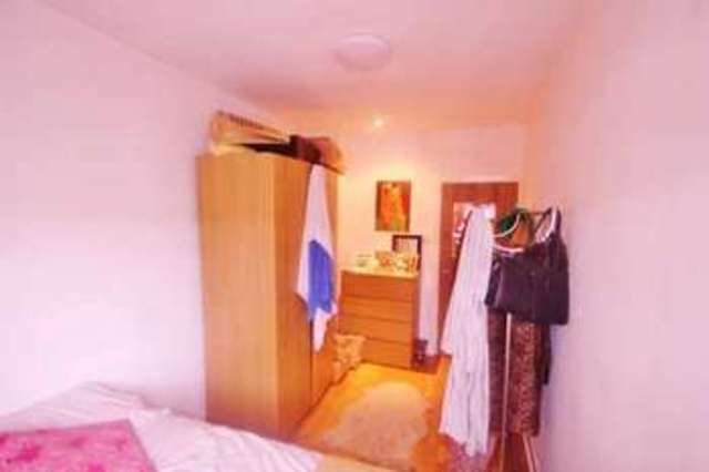  Image of 5 bedroom Flat to rent in Carysfort Road London N16 at Stamford Hill London Stamford Hill, N16 9AP