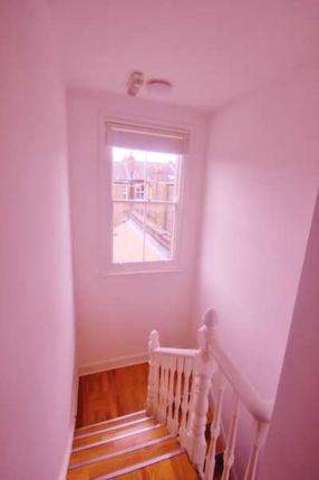  Image of 5 bedroom Flat to rent in Carysfort Road London N16 at Stamford Hill London Stamford Hill, N16 9AP