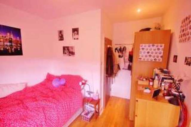  Image of 5 bedroom Flat to rent in Carysfort Road London N16 at Stamford Hill London Stamford Hill, N16 9AP
