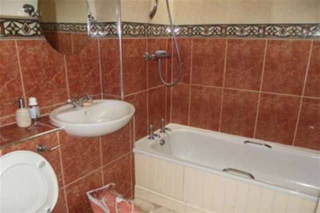  Image of 2 bedroom Flat to rent in Cathcart Street Ayr KA7 at Ayr, KA7 1BJ