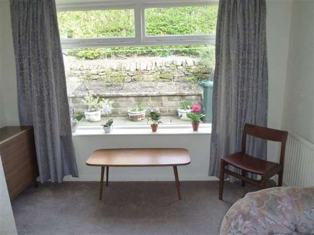  Image of 4 bedroom End of Terrace for sale in Causeway Crescent Linthwaite Huddersfield HD7 at Linthwaite, HD7 5NN