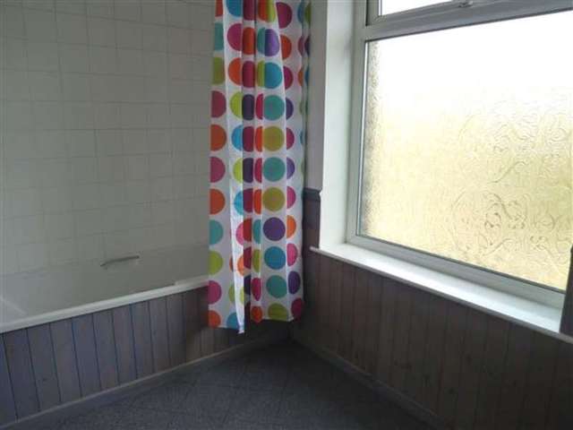  Image of 2 bedroom Terraced house for sale in Causeway Side Linthwaite Huddersfield HD7 at Linthwaite, HD7 5NL