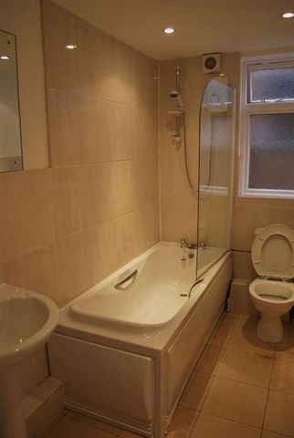  Image of 3 bedroom Flat to rent in Cavendish Road Jesmond Newcastle upon Tyne NE2 at Cavendish Road Jesmond Jesmond, NE2 2NJ