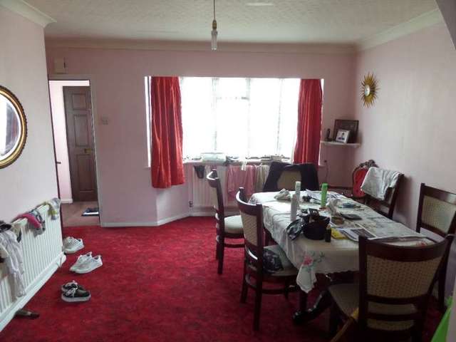  Image of 5 bedroom Semi-Detached house for sale in Cedars Way Newport Pagnell MK16 at Newport Pagnell, MK16 0DR