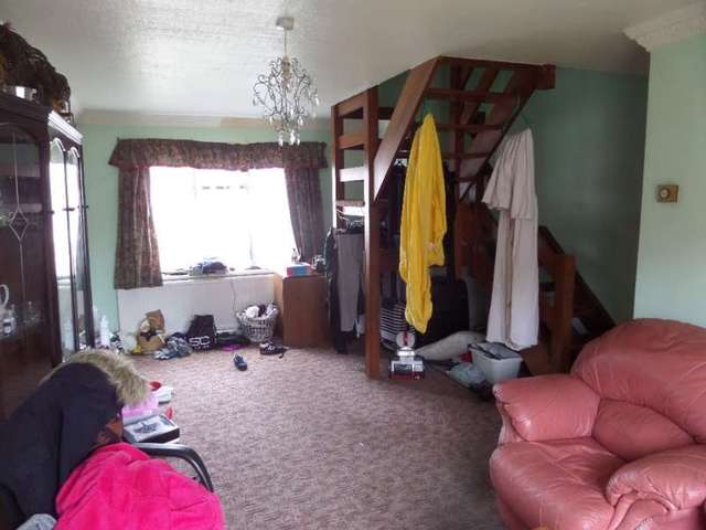  Image of 5 bedroom Semi-Detached house for sale in Cedars Way Newport Pagnell MK16 at Newport Pagnell, MK16 0DR