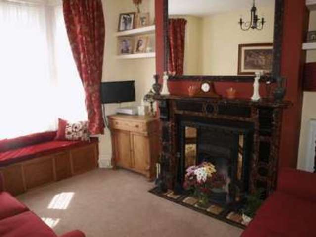  Image of 3 bedroom Terraced house for sale in Waterlow Road Dunstable LU6 at Waterlow Road  Dunstable, LU6 1LX