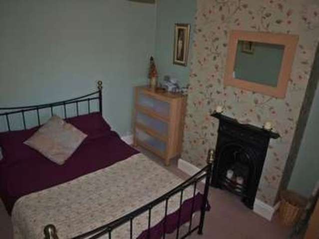  Image of 3 bedroom Terraced house for sale in Waterlow Road Dunstable LU6 at Waterlow Road  Dunstable, LU6 1LX