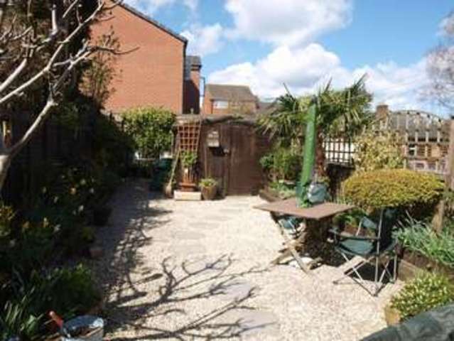  Image of 3 bedroom Terraced house for sale in Waterlow Road Dunstable LU6 at Waterlow Road  Dunstable, LU6 1LX
