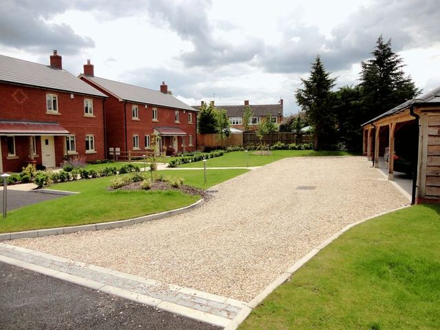  Image of 4 bedroom Detached house for sale in Broadway Close Chalgrove Oxford OX44 at Broadway Close  Oxford, OX44 7AY