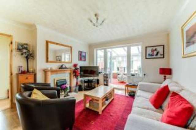  Image of 3 bedroom Semi-Detached house for sale in Fryern Close Chandler