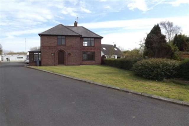  Image of 3 bedroom Detached house to rent in Chapel Road Blackpool FY4 at Blackpool, FY4 5HU