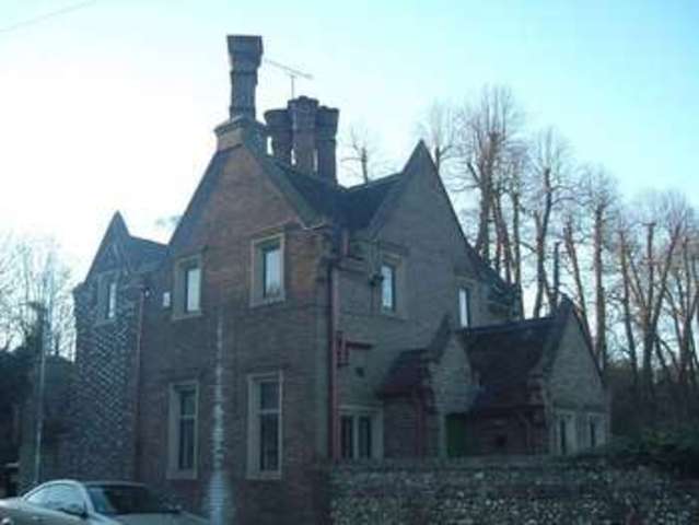  Image of 2 bedroom Detached house for sale in Dunstable Road Markyate St. Albans AL3 at Dunstable Road Markyate St. Albans, AL3 8QH