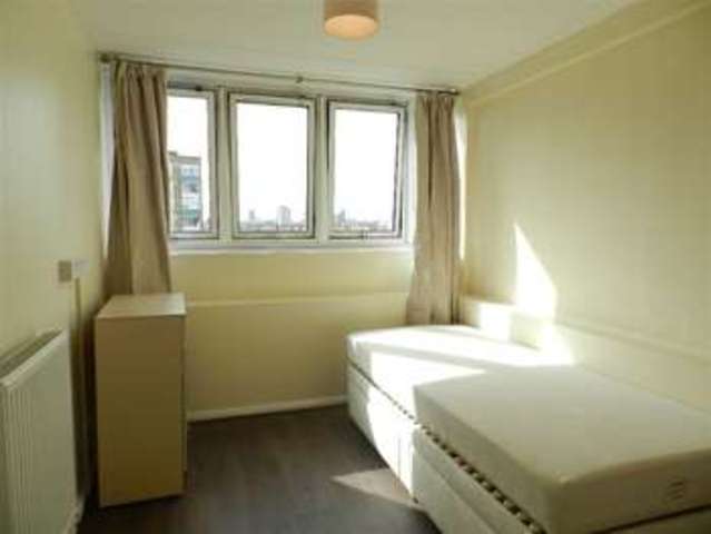  Image of 4 bedroom Property to rent in Battersea Park Road London SW11 at Charlotte Despard Avenue London London, SW11 4LE