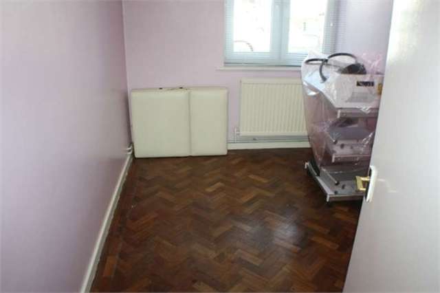  Image of 2 bedroom Maisonette for sale in Charlton Road Queensbury Harrow HA3 at Kenton HARROW HARROW, HA3 9HP