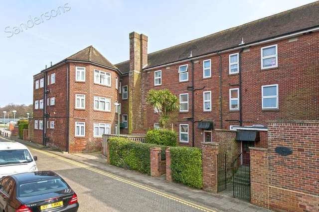  Image of 3 bedroom Detached house to rent in Chaucer Road Canterbury CT1 at Canterbury, CT1 1NZ