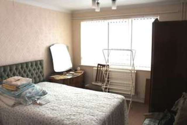  Image of 3 bedroom Property for sale in Cherry Tree Avenue Cowplain Waterlooville PO8 at Cherry Tree Avenue Cowplain Waterlooville, PO8 8BA