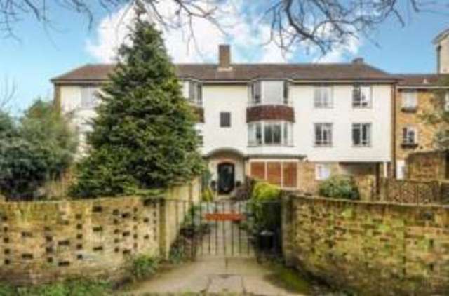  Image of 2 bedroom Flat for sale in St. Pauls Cray Road Chislehurst BR7 at St. Pauls Cray Road Chislehurst Chislehurst, BR7 6QB