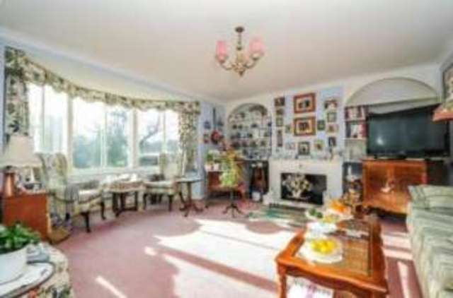  Image of 2 bedroom Flat for sale in St. Pauls Cray Road Chislehurst BR7 at St. Pauls Cray Road Chislehurst Chislehurst, BR7 6QB