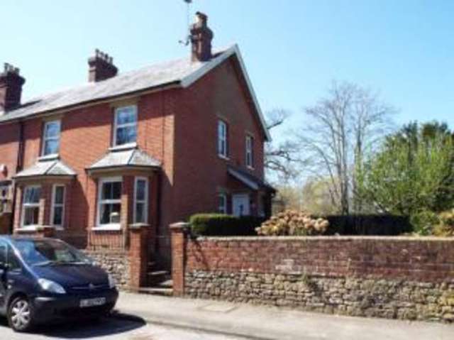  Image of 2 bedroom Flat for sale in Chichester Road Midhurst GU29 at Chichester Road Midhurst Midhurst, GU29 9PF