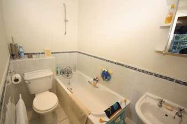  Image of 2 bedroom Flat to rent in Dragoon Way Christchurch BH23 at Dragoon Way  Christchurch, BH23 2TY
