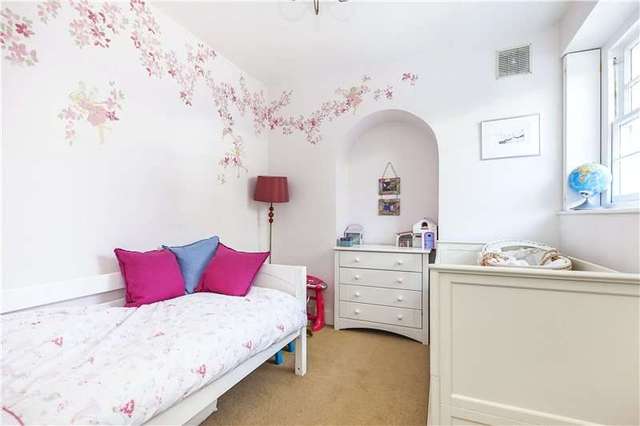  Image of 3 bedroom Flat for sale in Church Terrace London SE13 at London  Lewisham, SE13 5BT