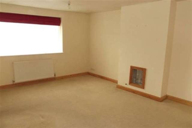 Image of 2 bedroom Flat to rent in Pershore Road Evesham WR11 at Evesham, WR11 2JX