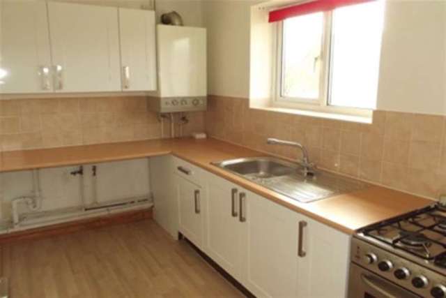  Image of 2 bedroom Flat to rent in Pershore Road Evesham WR11 at Evesham, WR11 2JX