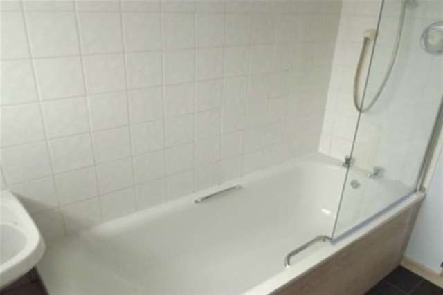  Image of 2 bedroom Flat to rent in Pershore Road Evesham WR11 at Evesham, WR11 2JX