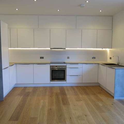  Image of 2 bedroom Apartment to rent in Beaufort Road Clifton Bristol BS8 at 2 Beaufort Road  Bristol, BS8 2JR